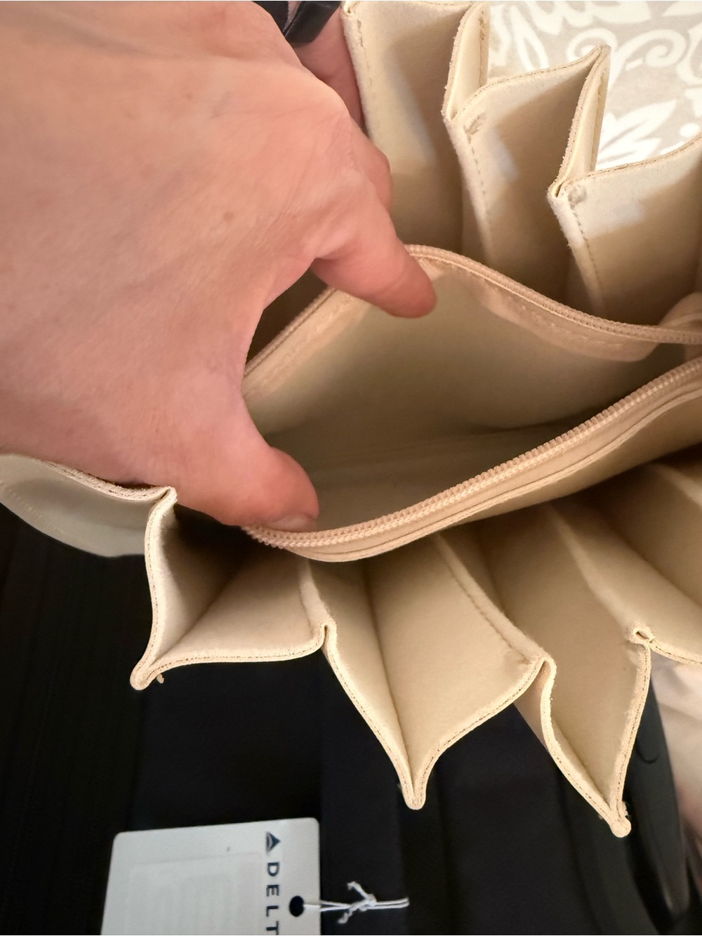 Ivory Pleated Vegan Leather Shoulder Bag - Picture 6 of 6